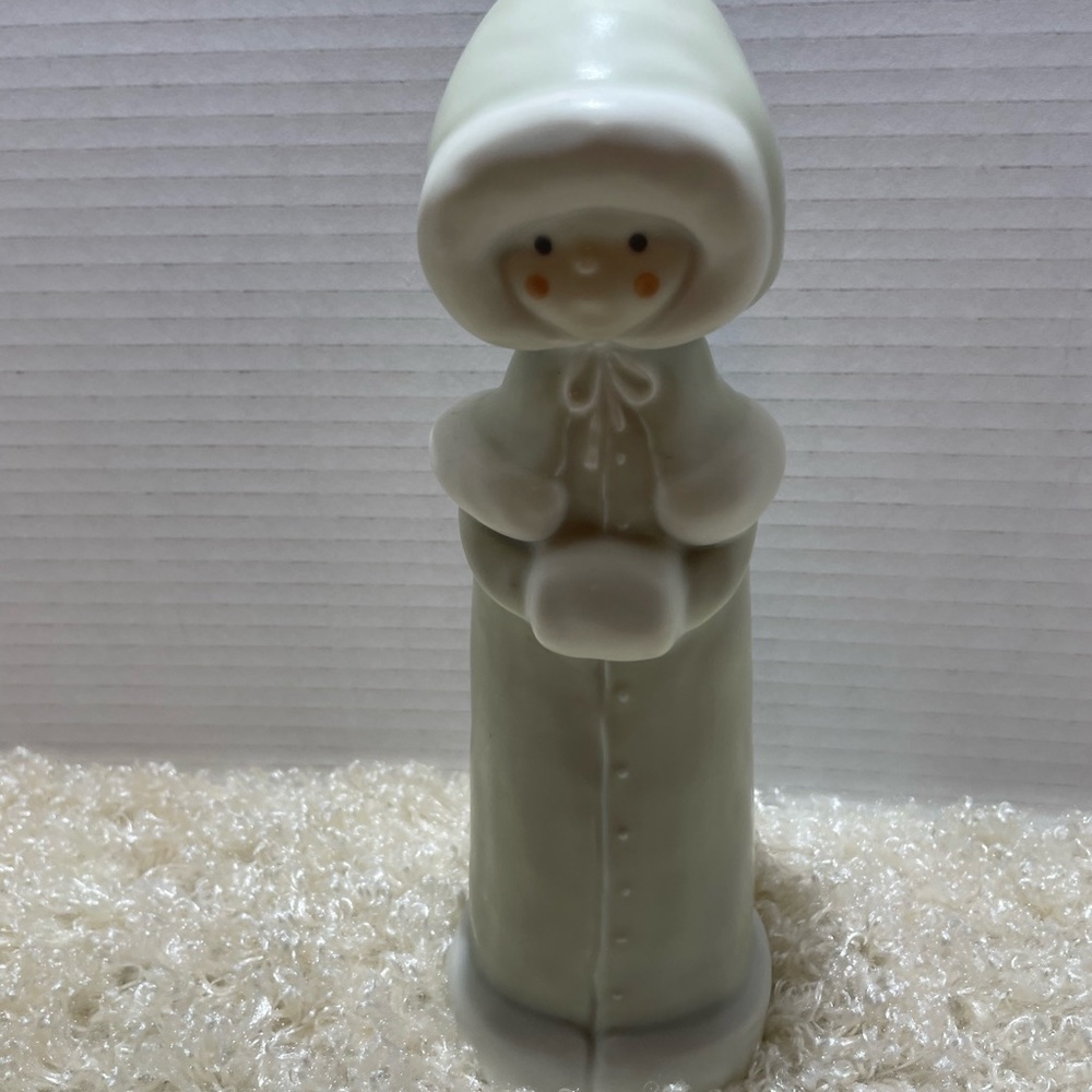 Vintage Kinka 117455 Raecath Inc Enesco 1988 Winter Caroler with Muff 8.5" Japan